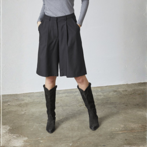 Love & Divine shorts black - love1297
