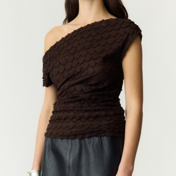 Yas Katana off shoulder top coffee bean - 26040552