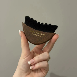 Natalie Maria Scandinavian depuff face brush i valn�d 