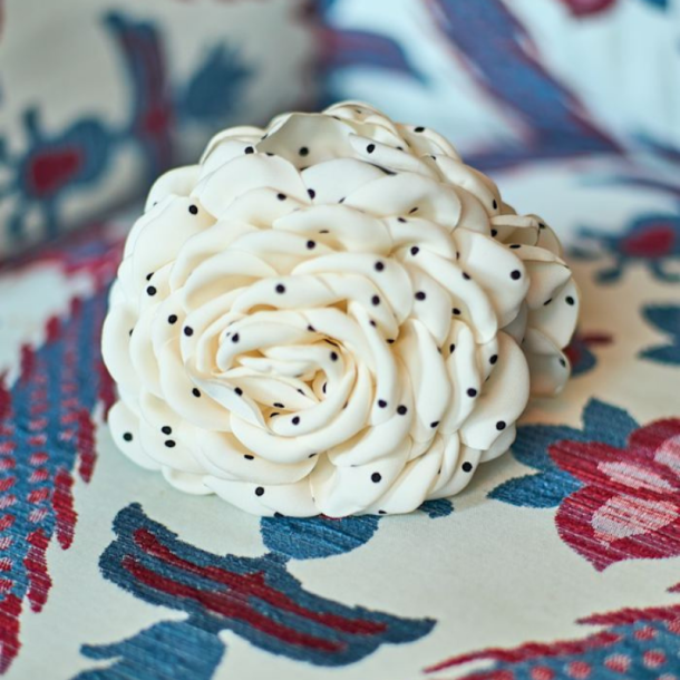 Black Colour Villa mega flower hair claw creme w. dots - 6027