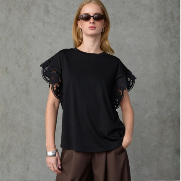 Love &amp; Divine t-shirt black - love1517