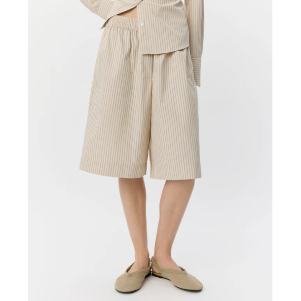 SOFIE SCHNOOR BLAIRSW STRIPED BERMUDA SHORTS WHITE/BLACK STRIPE - S262291